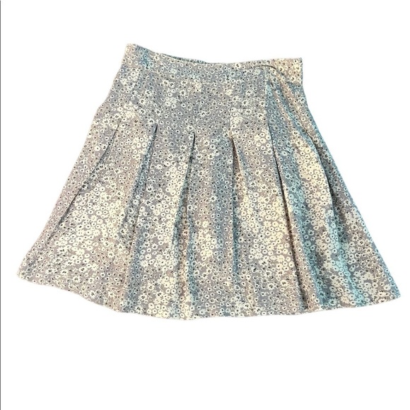 SIM & SAM PRETTY FLORAL PLEATED SKIRT SIZE SMALL - Picture 1 of 9
